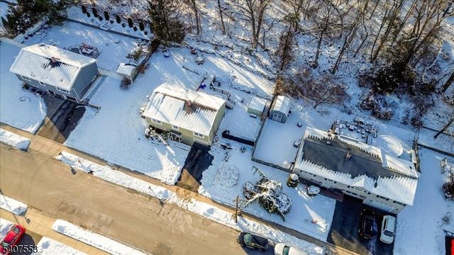 78 Red Twig Trl, Bloomingdale Boro, NJ 07403