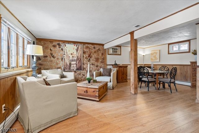 78 Red Twig Trl, Bloomingdale Boro, NJ 07403