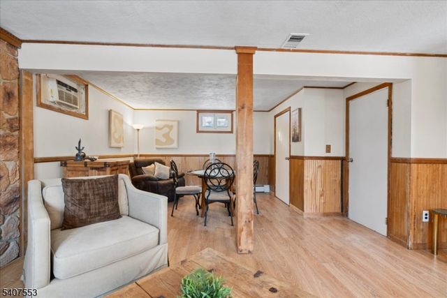 78 Red Twig Trl, Bloomingdale Boro, NJ 07403