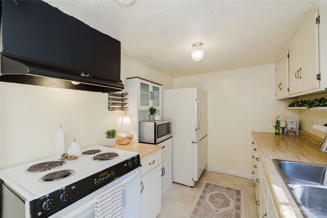 918 Taylor Street E, Port Orchard, WA 98366