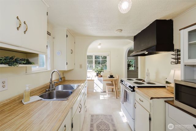 918 Taylor Street E, Port Orchard, WA 98366