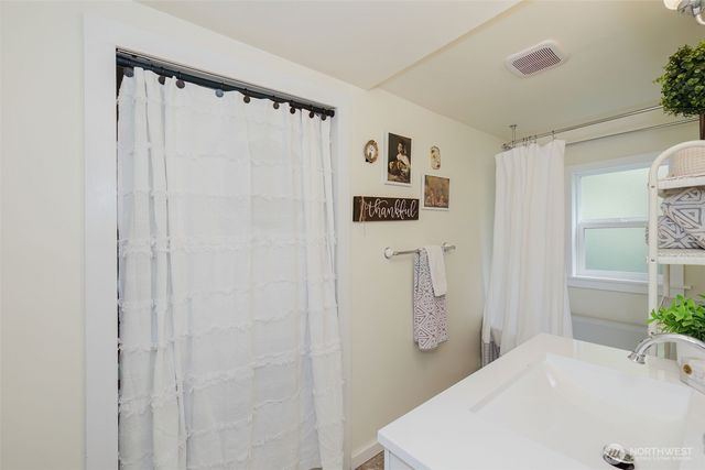 918 Taylor Street E, Port Orchard, WA 98366