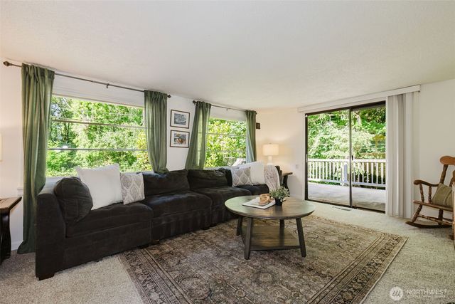918 Taylor Street E, Port Orchard, WA 98366