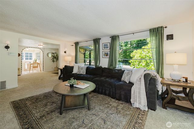 918 Taylor Street E, Port Orchard, WA 98366