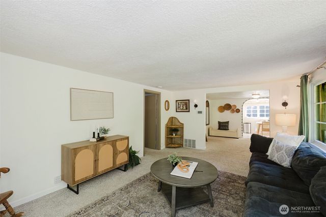 918 Taylor Street E, Port Orchard, WA 98366