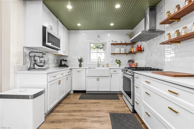 3028 Coach House LN, Virginia Beach, VA 23452