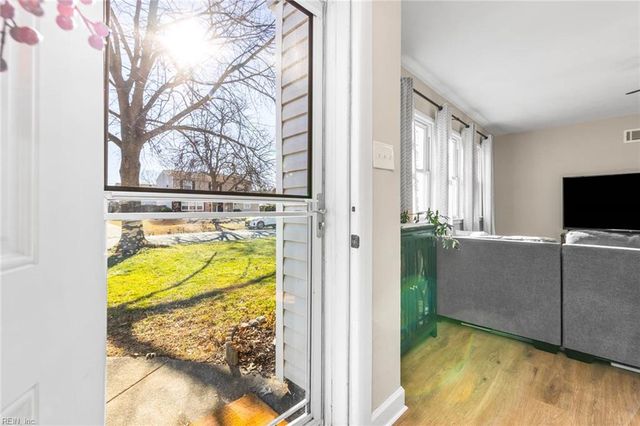 3028 Coach House LN, Virginia Beach, VA 23452