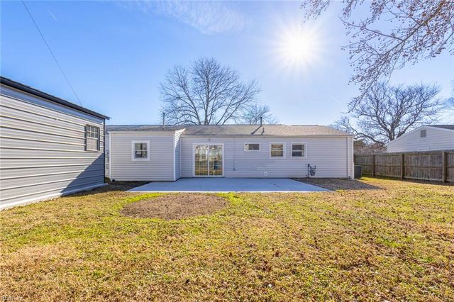 3028 Coach House LN, Virginia Beach, VA 23452