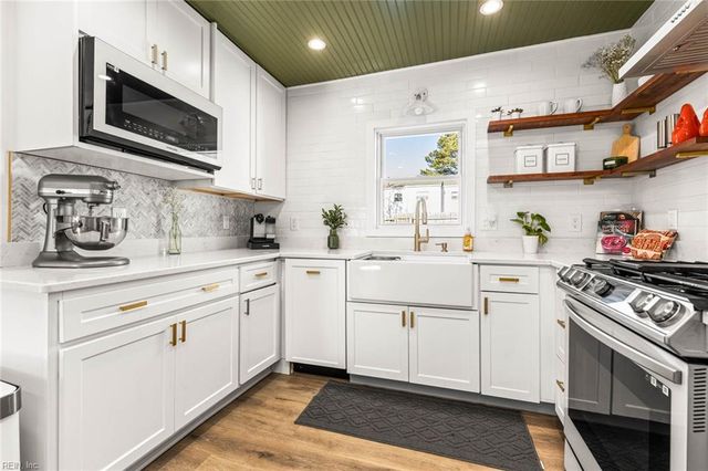 3028 Coach House LN, Virginia Beach, VA 23452