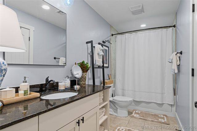 1407 S Saint Louis Avenue B, Tulsa, OK 74120