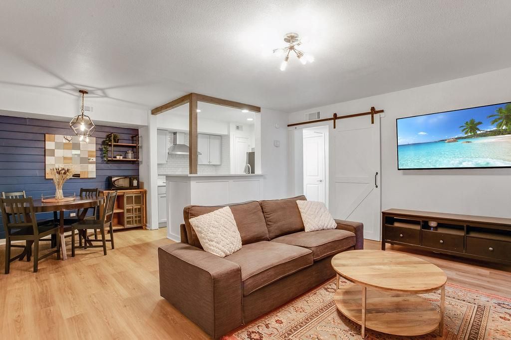 3204 Menchaca RD 103, Austin, TX 78704