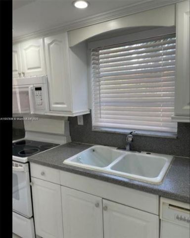 1020 94th St 203, Bay Harbor Islands, FL 33154