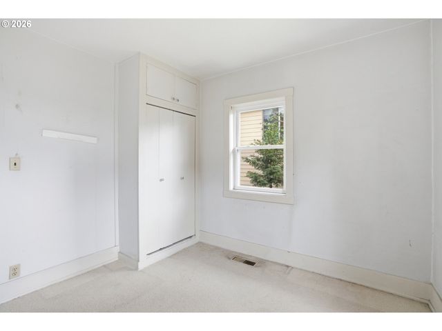 7420 Se LINCOLN St, Portland, OR 97215