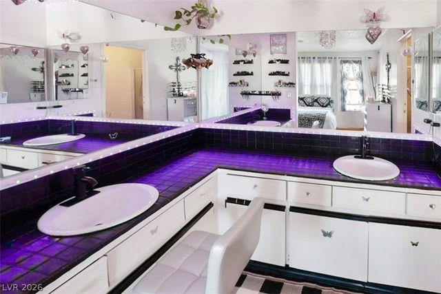 2080 Karen Avenue 94, Las Vegas, NV 89169