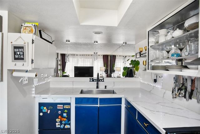 2080 Karen Avenue 94, Las Vegas, NV 89169