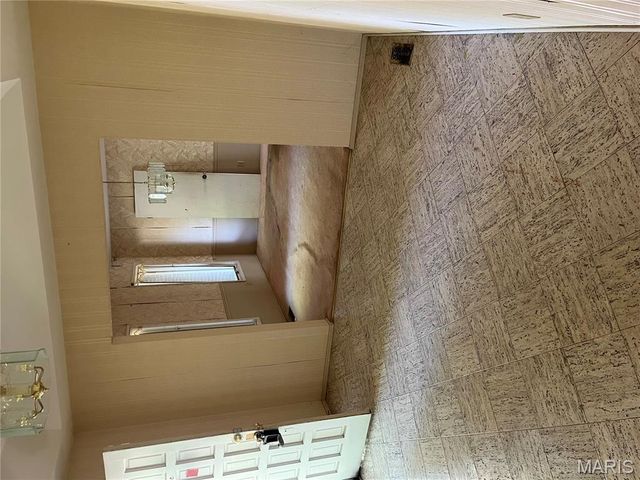 12974 Partridge Run Drive, Florissant, MO 63033