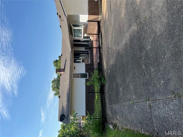 12974 Partridge Run Drive, Florissant, MO 63033