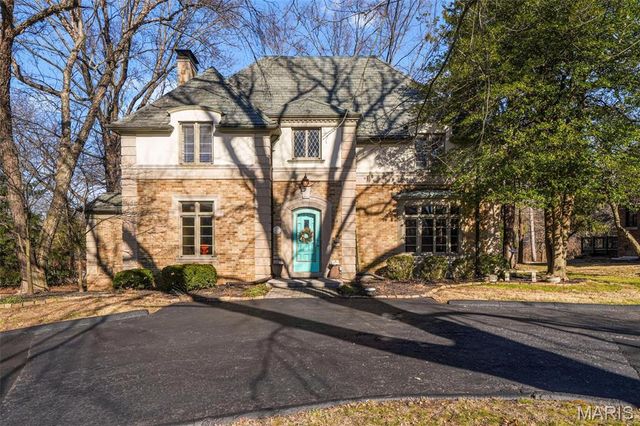 22 Country Club Place, Belleville, IL 62223