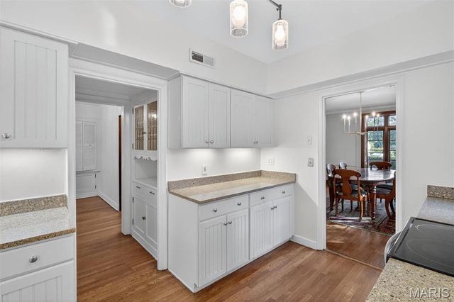 22 Country Club Place, Belleville, IL 62223