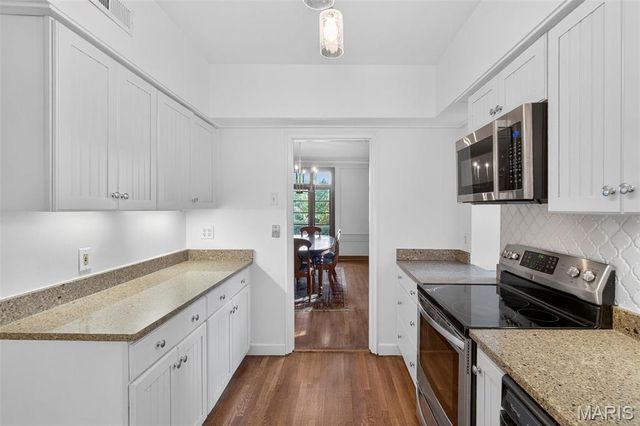 22 Country Club Place, Belleville, IL 62223