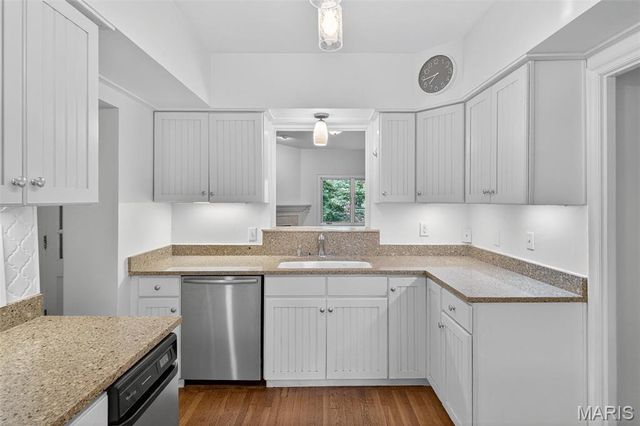 22 Country Club Place, Belleville, IL 62223