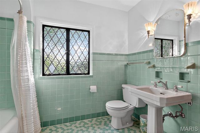 22 Country Club Place, Belleville, IL 62223