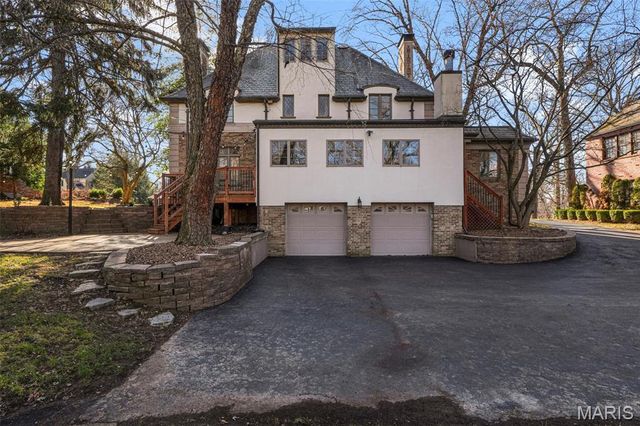 22 Country Club Place, Belleville, IL 62223