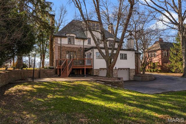 22 Country Club Place, Belleville, IL 62223