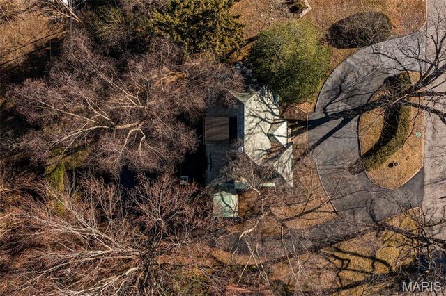 22 Country Club Place, Belleville, IL 62223