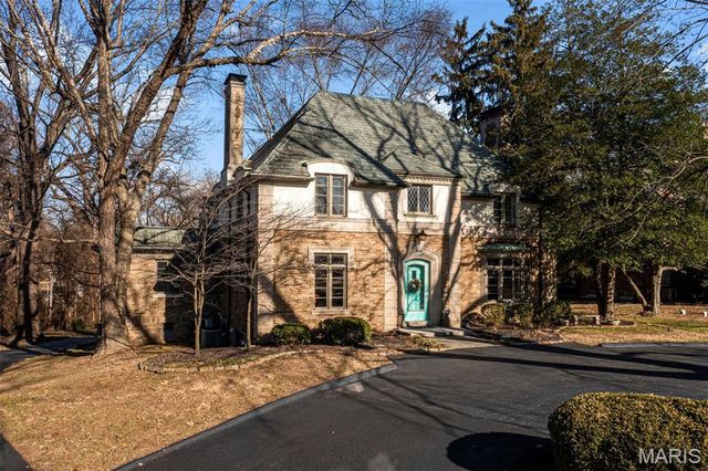 22 Country Club Place, Belleville, IL 62223