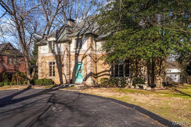 22 Country Club Place, Belleville, IL 62223