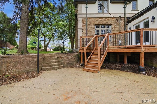 22 Country Club Place, Belleville, IL 62223