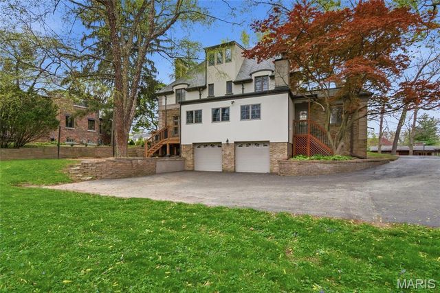 22 Country Club Place, Belleville, IL 62223