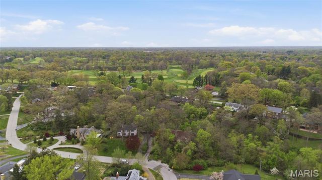 22 Country Club Place, Belleville, IL 62223