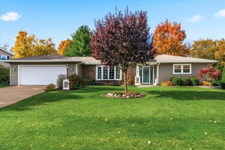 1050 Dogwood Drive, Portage, MI 49024