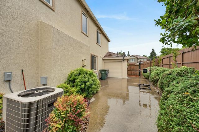 5953 Tanus Cir, Rocklin, CA 95677