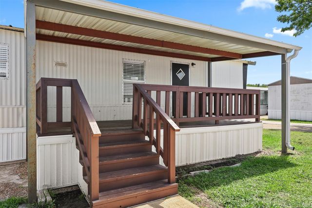 2222 N Austin Avenue 32, Pearland, TX 77581