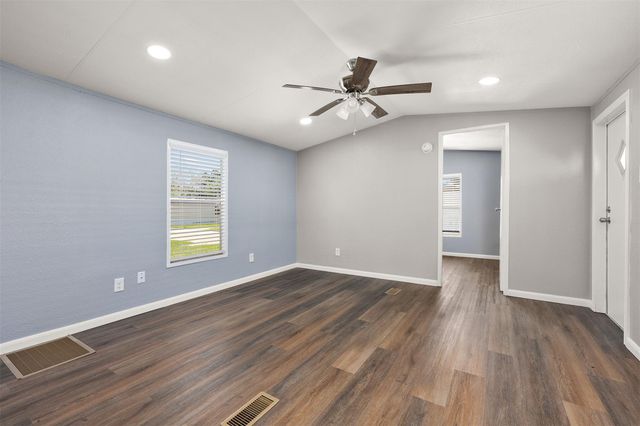 2222 N Austin Avenue 32, Pearland, TX 77581