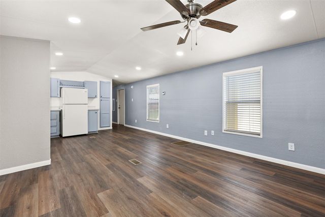 2222 N Austin Avenue 32, Pearland, TX 77581