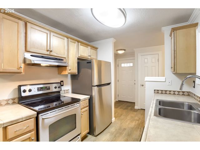 2680 Sw 87TH Ave 3, Portland, OR 97225