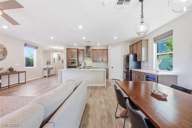 10630 Glowing Dawn Avenue, Las Vegas, NV 89135