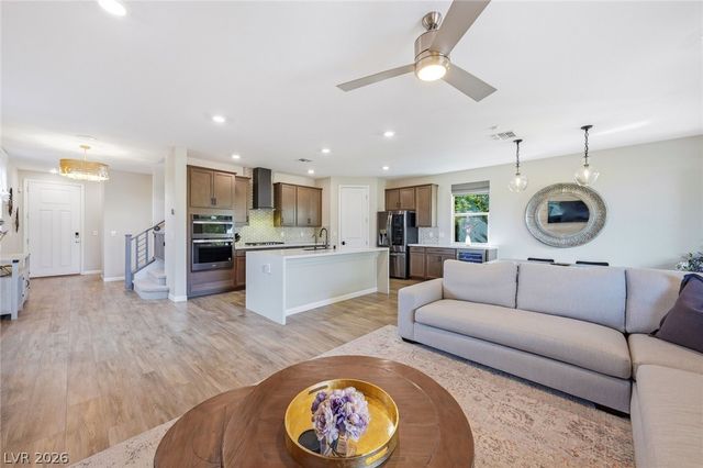 10630 Glowing Dawn Avenue, Las Vegas, NV 89135