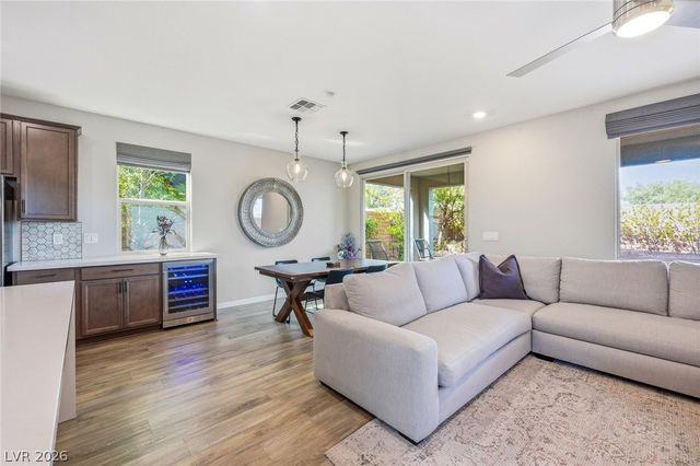 10630 Glowing Dawn Avenue, Las Vegas, NV 89135