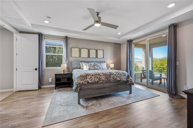 10630 Glowing Dawn Avenue, Las Vegas, NV 89135