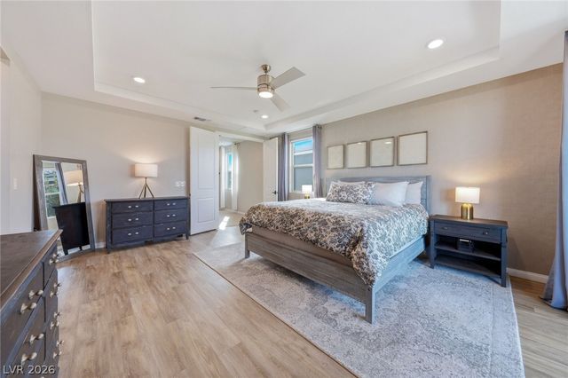 10630 Glowing Dawn Avenue, Las Vegas, NV 89135