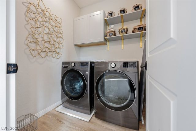 10630 Glowing Dawn Avenue, Las Vegas, NV 89135