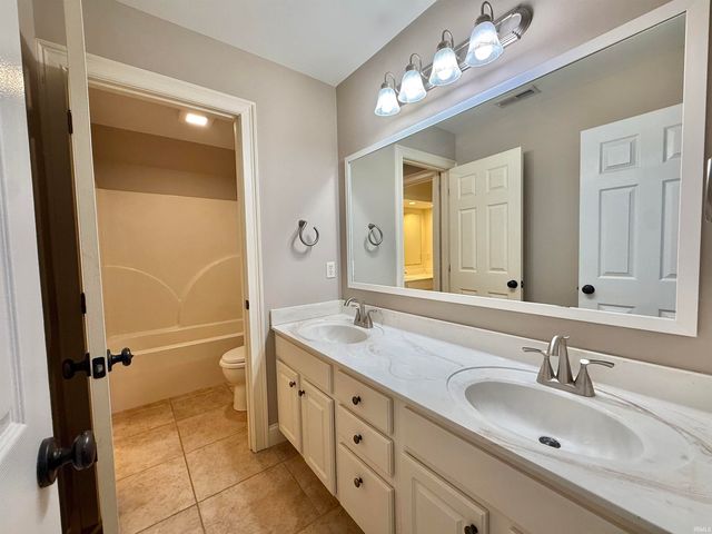 7777 Scottsdale Drive, Newburgh, IN 47630