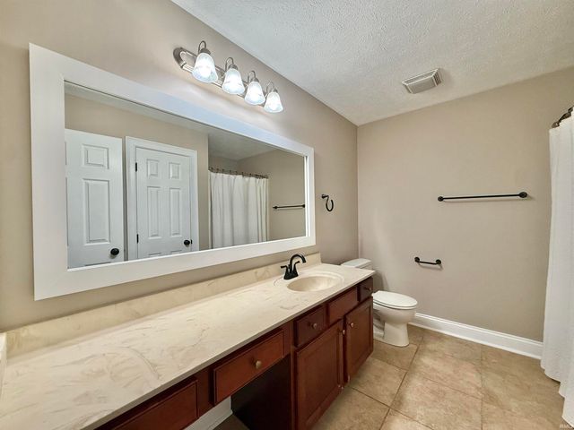 7777 Scottsdale Drive, Newburgh, IN 47630