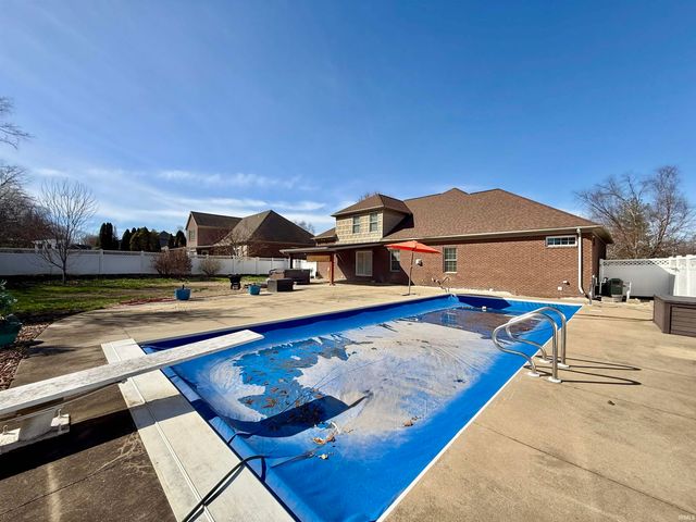 7777 Scottsdale Drive, Newburgh, IN 47630