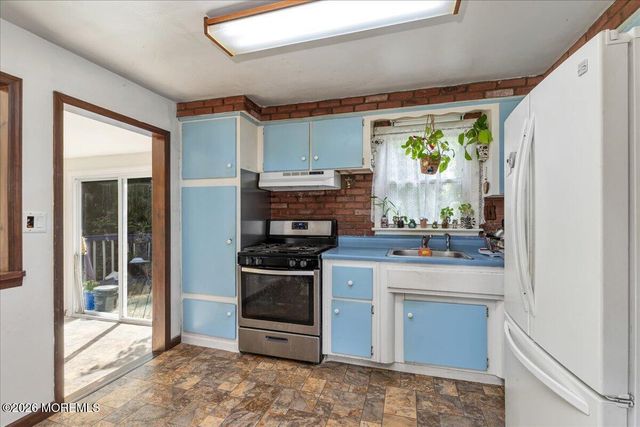 2 Michael Lane, Freehold, NJ 07728
